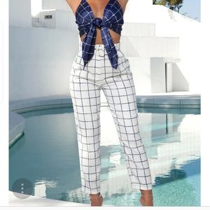 NWT-White and navy checker print belted trousers